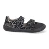 1160 0147 30 barefoot detske sandaly jonap fella cerne srdce 2